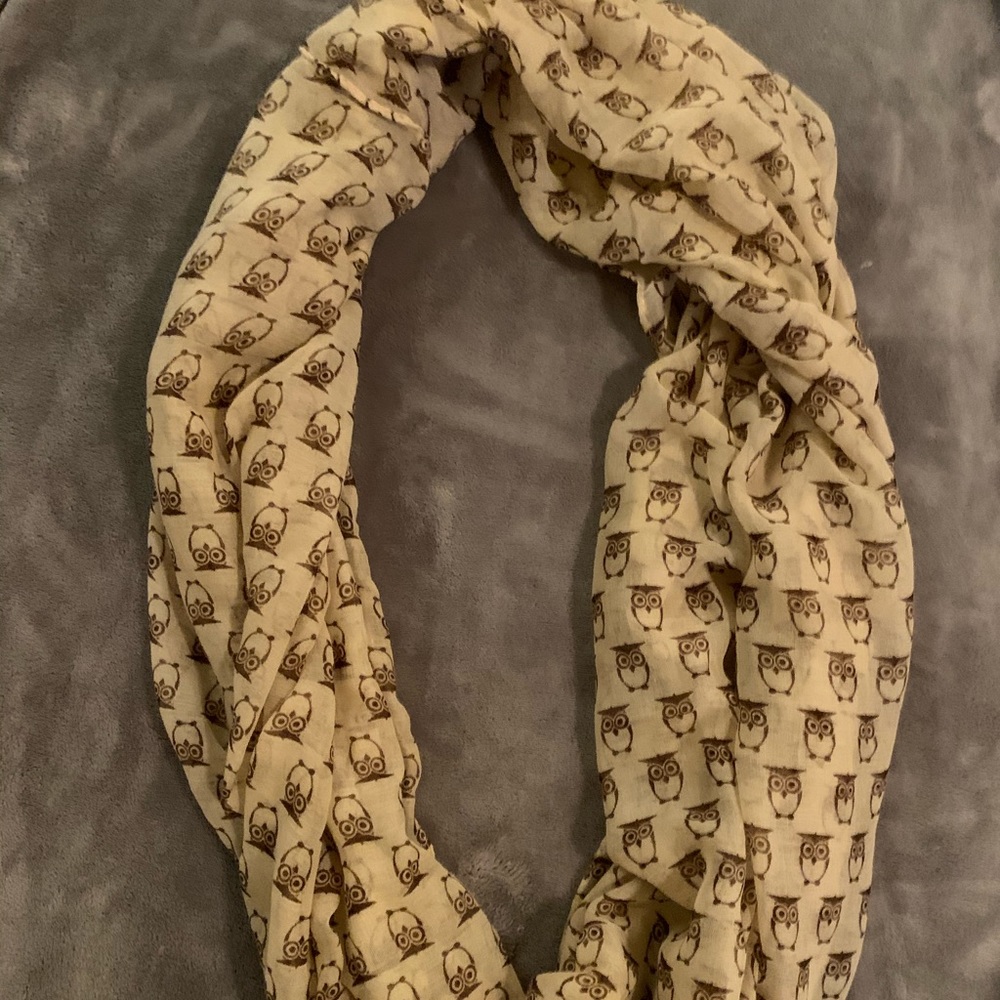 Scarf - Picture 1 of 2
